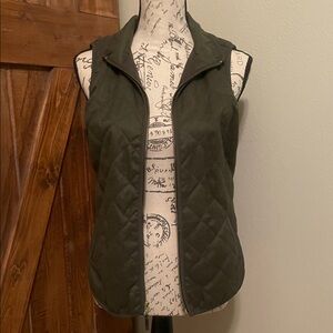 Old Navy Quilted Vest in Olive Green